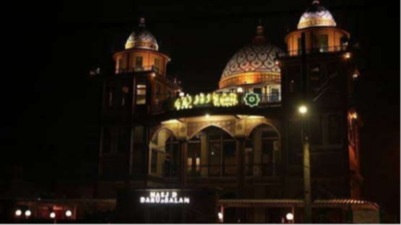 Suatu malam dengan ketenangan masjid di Sidoarjo. (Foto:istimewa)