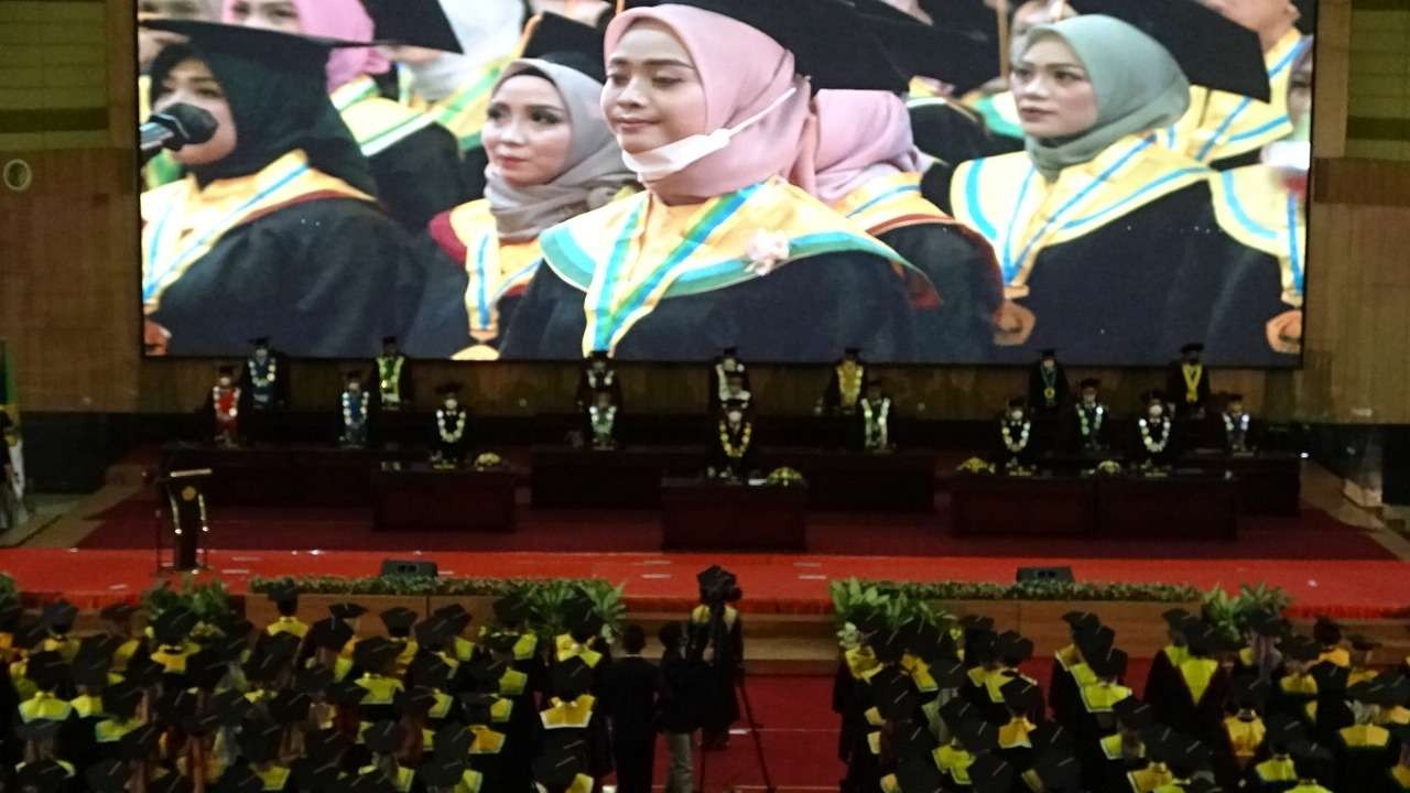 Prosesi Wisuda V Unej tahun akademik 20212022 digelar tatap muka. (Foto: Istimewa)