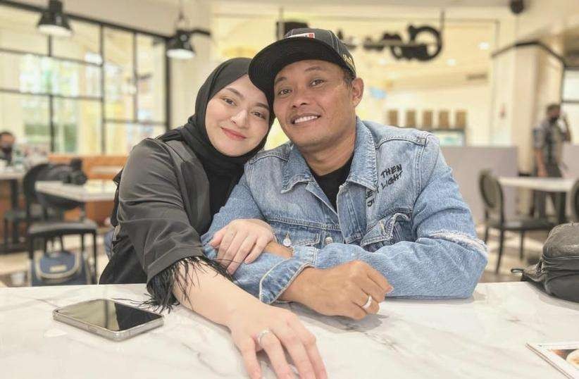 Nathalie Holscher gugat cerai komedian Sule di Pengadilan Agama (PA) Cikarang, Jawa Barat, pada Minggu 3 Juli 2022. (Foto: Instagram)