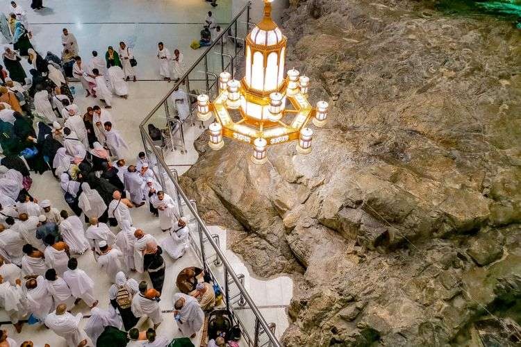 Bunda Siti Hajar berlari-lari dari bukit Shafa ke bukit Marwah, menjadi rukun ibadah haji. (Foto: Istimewa)