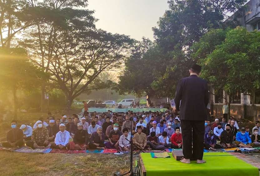 Salat Idul Adha warga korban lumpur Lapindo Sidoarjo. (Foto: Aini Arifin/Ngopibareng.id)