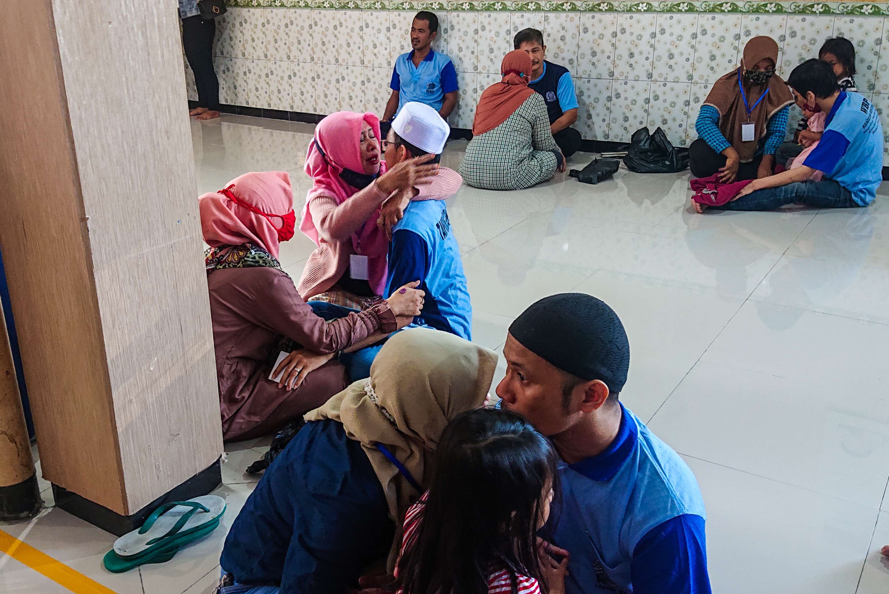 Suasana di dalam ruang kunjungan Lapas Sidoarjo, Jawa Timur, Selasa 12 Juli 2022. (Foto: Aini Arifin/Ngopibareng.id)