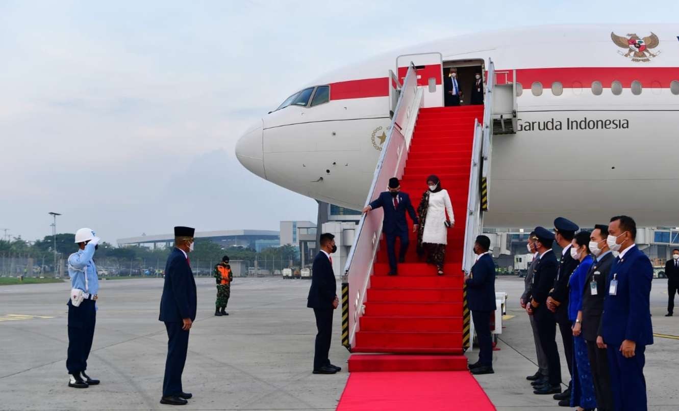 Selesai menunaikan ibadah haji, Wapres bersama Ibu Wurry Ma'ruf Amin tiba di tanah air. (Foto: Setwapres) )