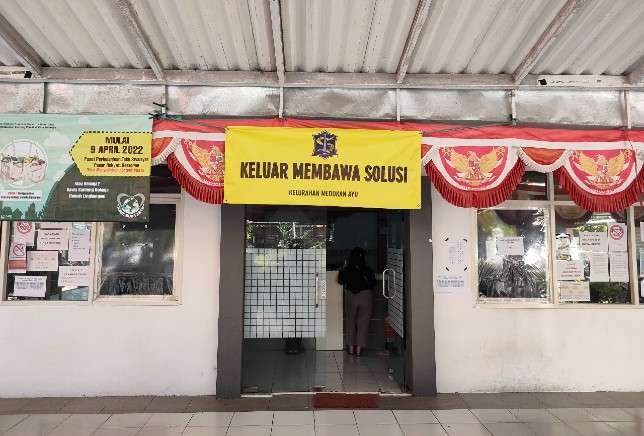 Kantor Kelurahan Medokan Ayu akhir-akhir menjadi sorotan setelah ada warga yang keluhkan perlakuan negatif petugas kelurahan tersebut. (Foto: Istimewa)