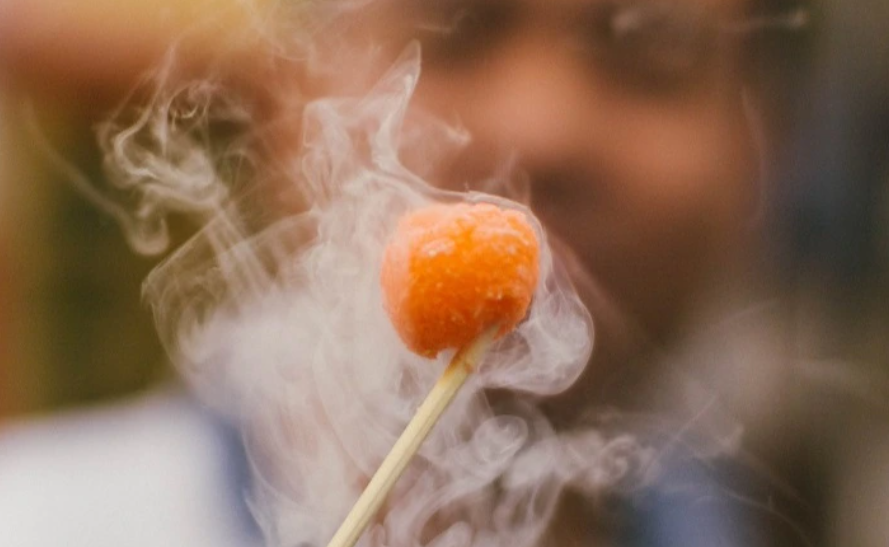 Bocah lima tahun berinisial AH mengalami luka bakar dari jajanan es krim yang dia beli.. Es tersebut diduga diberi Nitrogen cair. (Foto: unsplash)