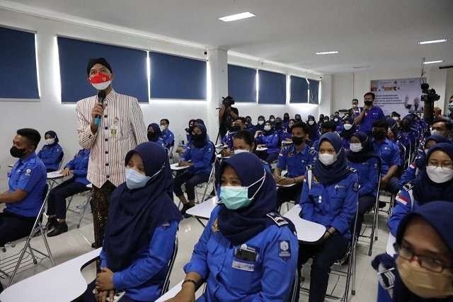 Politeknik Akbara Surakarta, kampus yang secara formal memberi pendidikan kebencanaan. Ganjar Pranowo jadi dosen tamu, pada Kamis 14 Juli 2022. (Foto: Istimewa)