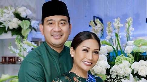 Tata Janeeta mencurahkan isi hatinya di Instagram terkait pemecatan suaminya, Brotoseno dari Polri. (Foto: Instagram)