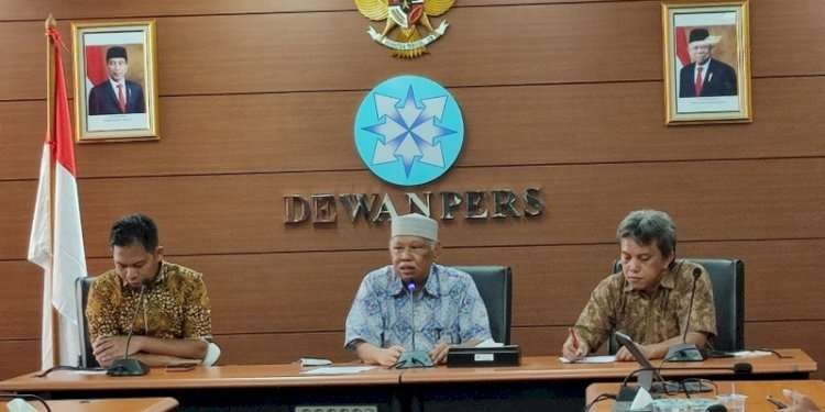 Ketua Dewan Pers Azyumardi Azra (tengah) menilai pasal-pasal di RUU KUHP mengancam kemerdekaan pers. (Foto: Istimewa)