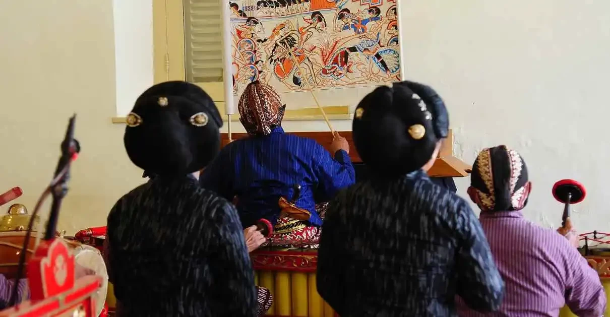 Ilustrasi mengenal wayang beber yang menjadi cikal bakal wayang kulit. (Foto: Istimewa)