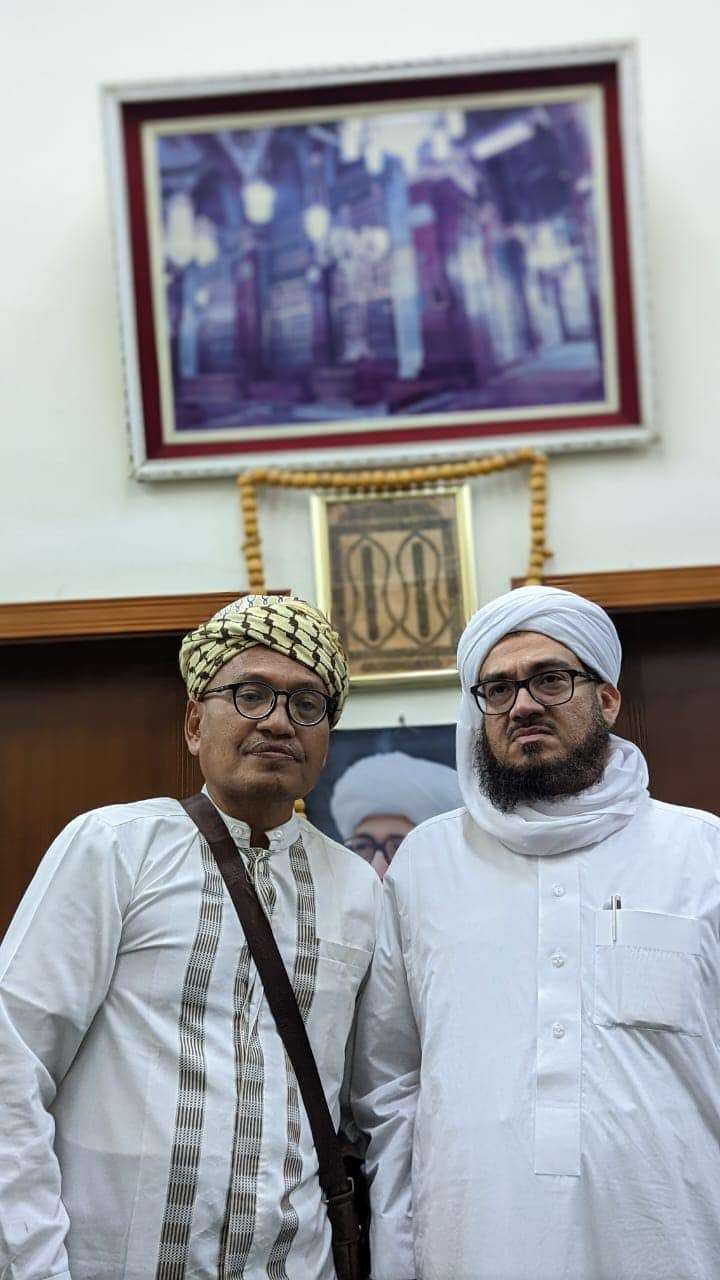 Sayyid Ahmad Al-Maliki bersama Ulil Abshar Abdalla. (Foto: Istimewa)