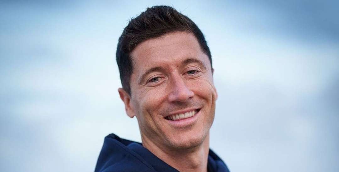 Barcelona belum bisa mendaftarkan Robert Lewandowski dan tiga pemain baru lainnya karena terbentur aturan batasan upah yang ditetapkan La Liga. (Foto: Instagram/@_rl9)