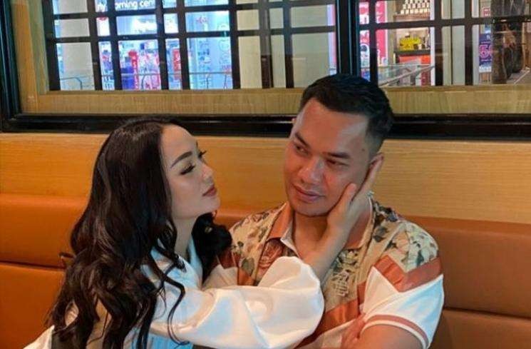 Zaskia Gotik dan suaminya, Sirajuddin Mahmud Sabang menghadapi klaim dua perempuan punya anak di luar nikah. (Foto: Instagram)