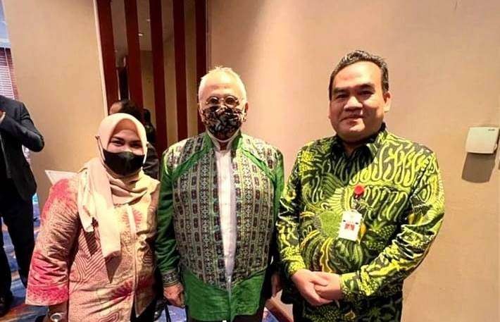 Presiden Timor Leste Jose Ramos Horta berada diantara Bupati dan Wakil Bupati Blora. (Foto: Istimewa)