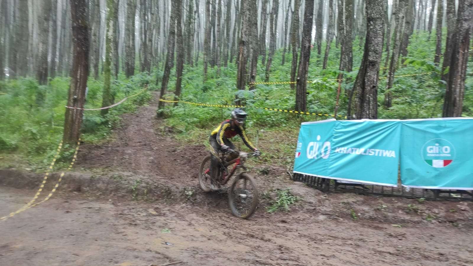 Nomor Enduro Kejurnas Balap Sepeda INC 2022 di Banyuwangi, peserta didominasi pembalap Jawa Barat. (Foto: Istimewa)