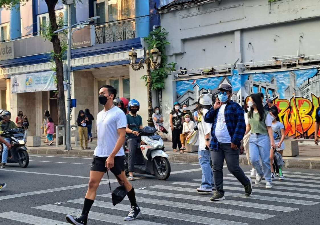 Tunjungan Fashion Week digelar di Jalan Tunjungan Surabaya, Minggu 24 Juli 2022. (Foto: Pita Sari/Ngopibareng.id)