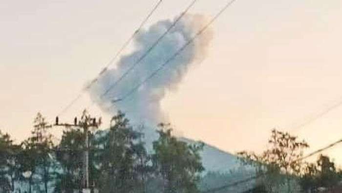 Gunung Raung meletus selama 9 menit, pada Rabu 27 Juli 2022. (Foto: PPGA)