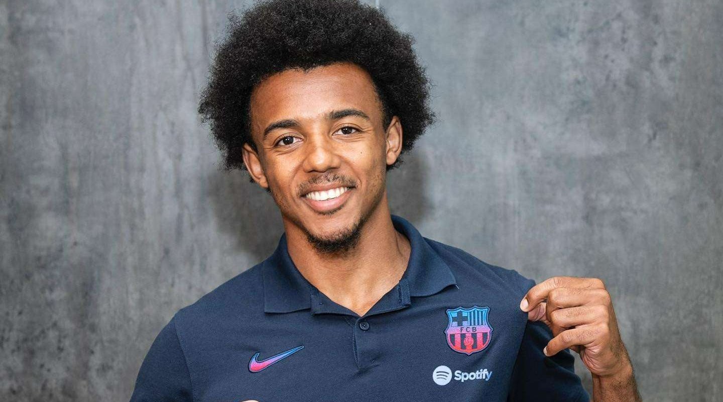 Jules Kounde akhirnya hijrah dari Sevilla ke Barcelona setelah Chelsea sempat menghentikan negosiasi.