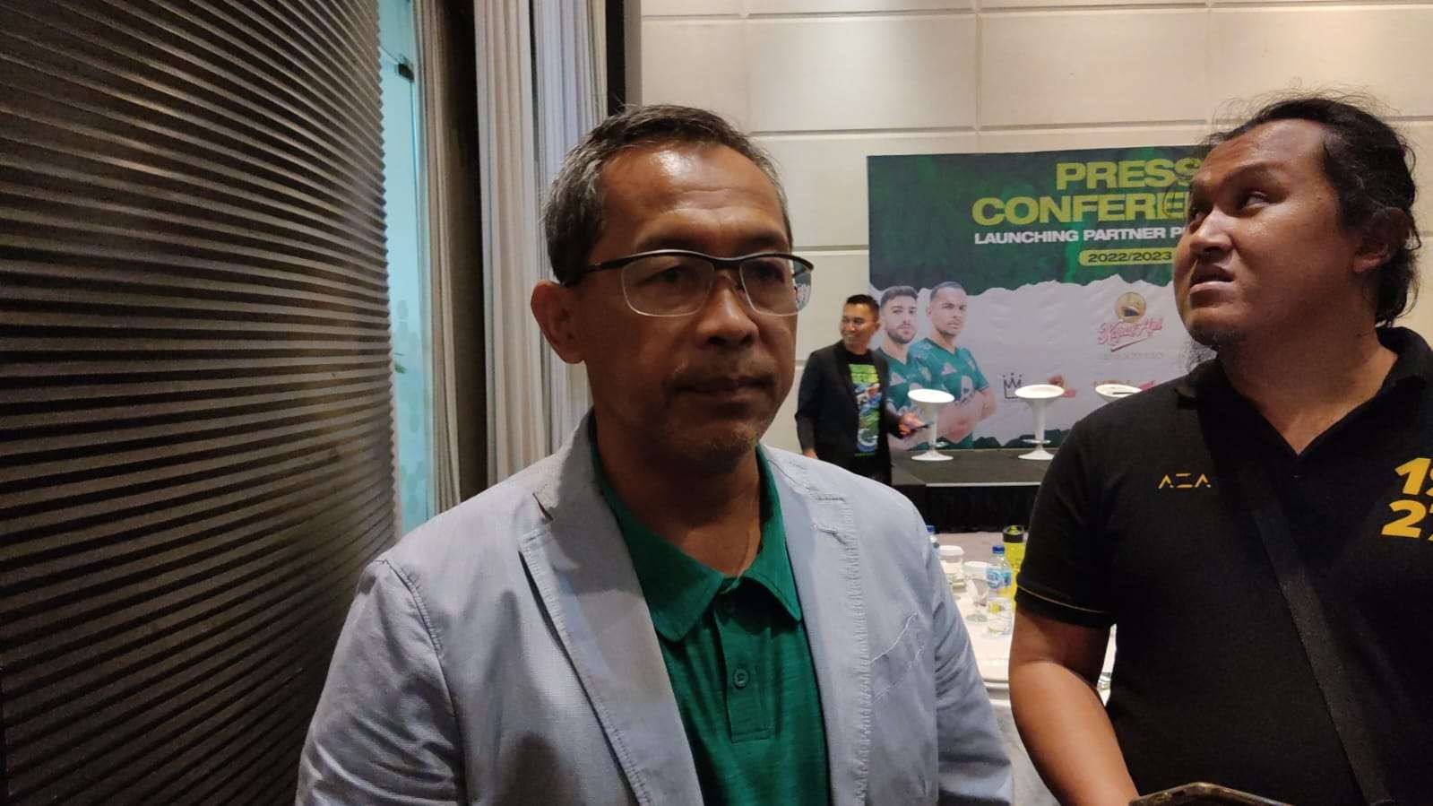 Pelatih Persebaya, Aji Santoso menegaskan tak ada alasan Bajul Ijo kalah saat menjamu Persita Tangerang. (Foto: Fariz Yarbo/Ngopibareng.id)