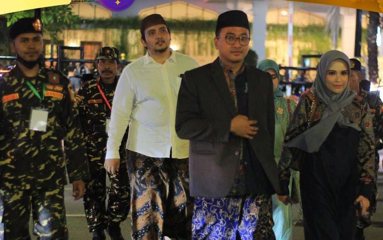 Gus Amak dari Pesantren Bayt al-Hikmah Kota Pasuruan saat menghadiri Kick Off 100 Tahun NU di Tugu Pahlawan Surabaya. (Foto:Istimewa)