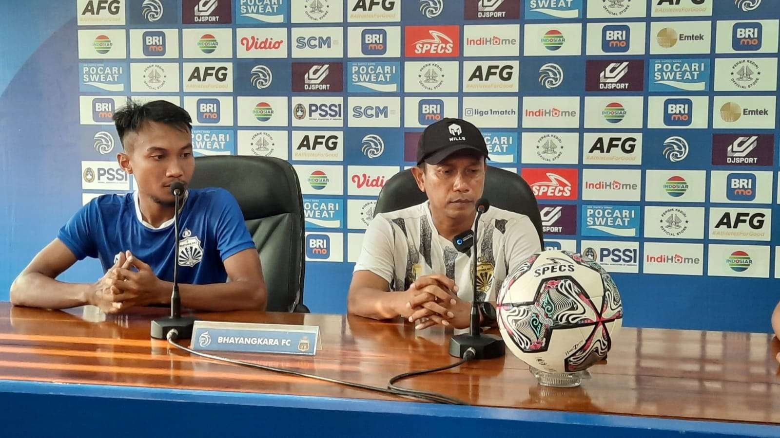 Pelatih Bhayangkara FC Widodo Cahyono Putro berikan keterangan persiapan laga besok lawan Persik Kediri Liga 1 2022 (Foto: Fendhy Plesmana/Ngopibareng.id)