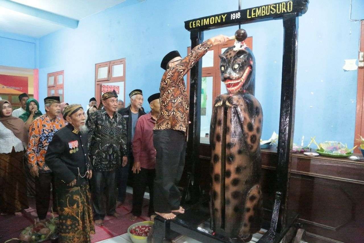 Jamasan Kentongan Lembusora di Kelurahan Mangunharjo, Kota Probolinggo mewarnai peringatan Tahun Baru Islam, 1 Muharam 1444 Hijriah. (Foto: Ikhsan Mahmudi/Ngopibareng.id)