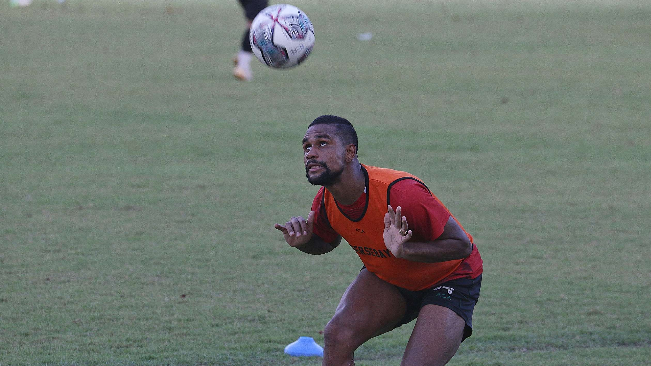 Striker Asing Persebaya, Silvio Junior, diharapkan segera menunjukkan taringnya di Liga 1. (Foto: Fariz Yarbo/Ngopibareng.id)