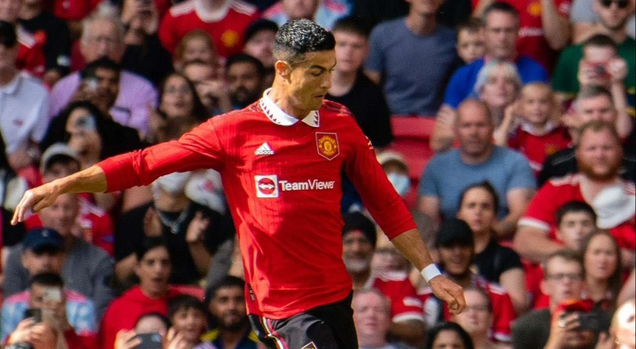 Cristiano Ronaldo memilih untuk tak kembali ke bangku cadangan setelah ditarik keluar lapangan pada laga uji coba melawan Rayo Vallecano, Minggu 31 Juli 2022