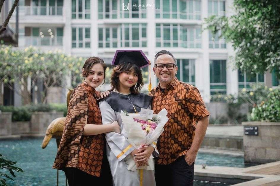 Mima Shafa, putri sulung dari pasangan Mona Ratuliu dan Indra Brasco, mengalami depresi selama tujuh tahun hingga nyaris bunuh diri. (Foto: Instagram)