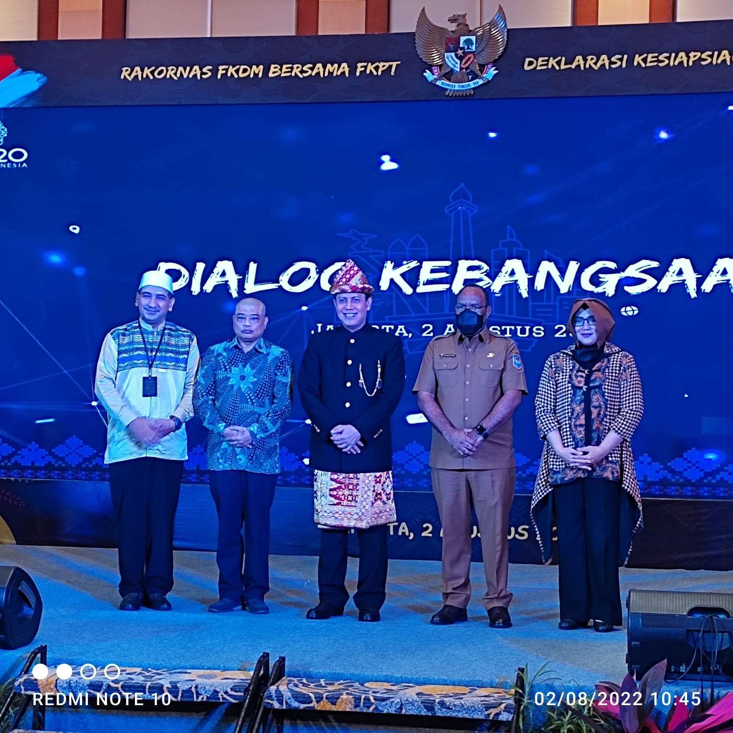 Stafsus BPIP Romo Benny Soesetyo bersama sejumlah pembicara dalam dialog kebangsaan di Jakarta, 2 Agustus 2022. (Foto: Istimewa)