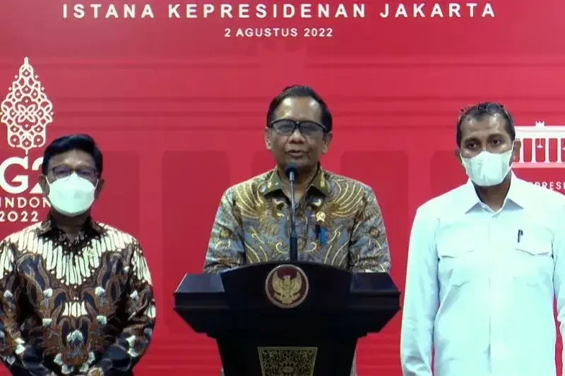 Menkopolhukam menyebut presiden meminta diskusi masih terkait kontroversi RKUHP sebelum disahkan. (Foto: Setpres)