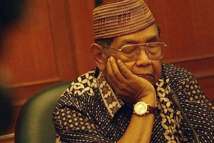 KH Abdurrahman Wahid alias Gus Dur saat renungan. (Foto: Istimea)