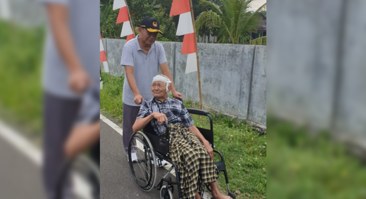 Muhadjir Effendy mendorong kakak nomor tiga Ahmad Asfahani. (Foto: Istimewa)