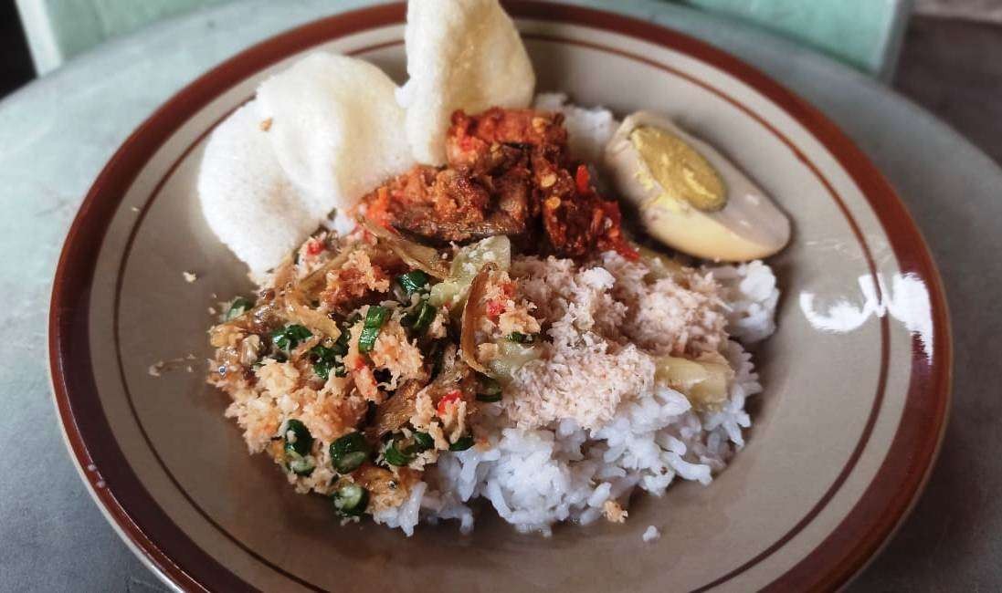 Sego cawuk, menu sarapan khas dari Banyuwangi (foto:Muh Hujaini/Ngopibareng.id)