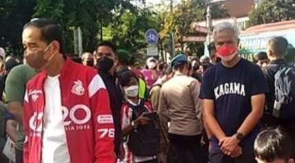 Presiden Jokowi bertemu Gubernur Jawa Tengah Ganjar Pranomo saat jalan santai di Solo (Foto: dok. Setres)