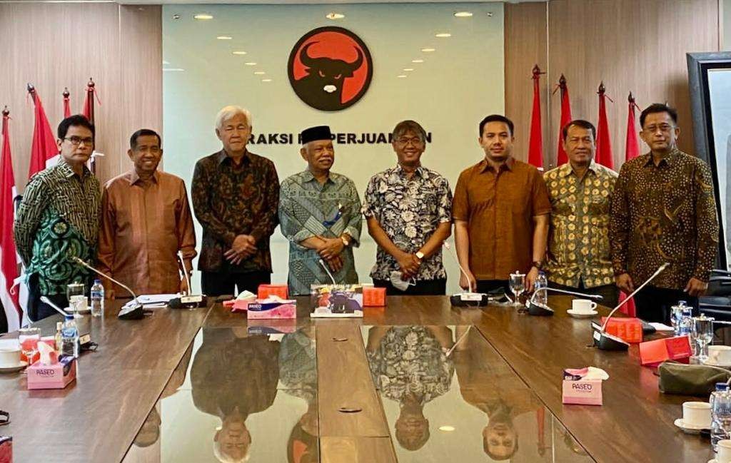 Dewan Pers bertemu dengan tiga anggota DPR dari Fraksi PDI Perjuangan membahas soal daftar inventarisasi masalah (DIM) pada Senin, 7 Agustus 2022. (Foto: Dewan Pers)