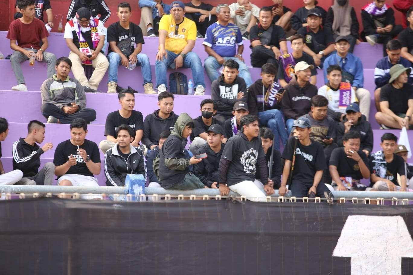 Panitia Pelaksana Pertandingan Persik Kediri menaikkan harga tiket Kelas Utama pertandingan di stadion agar tidak terjadi penumpukan penonton. (foto ; Humas Persik )