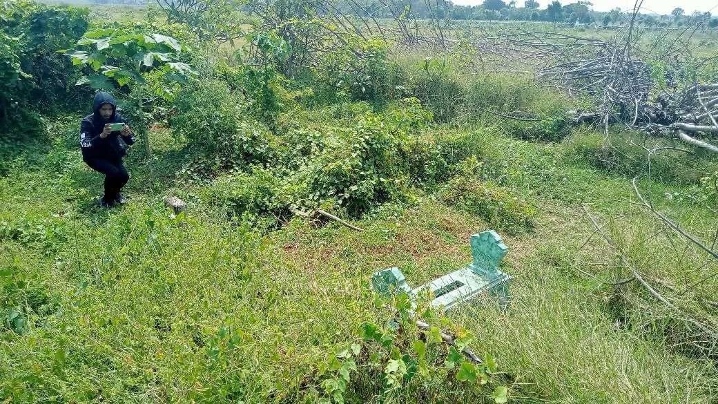 Lokasi pemakaman umum Dusun Boro, Desa Wadung yang direlokasi untuk pembangunan kilang minyak di Tuban (Foto: Khoirul Huda/Ngopibareng.id)