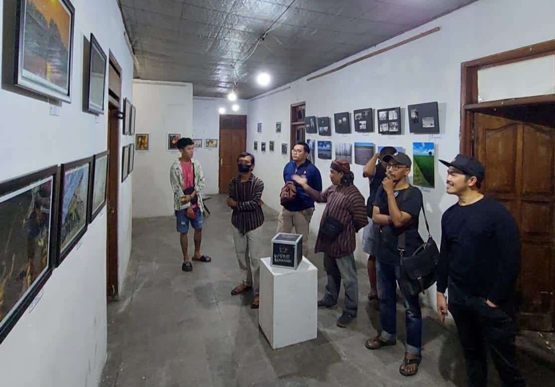 Berjajar puluhan foto karya fotografer Bojonegoro