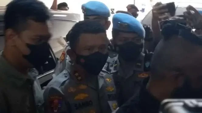 Irjen Fredy Sambo memberikan keterangan pers di Jakarta.(Foto: Ngopibareng.id)