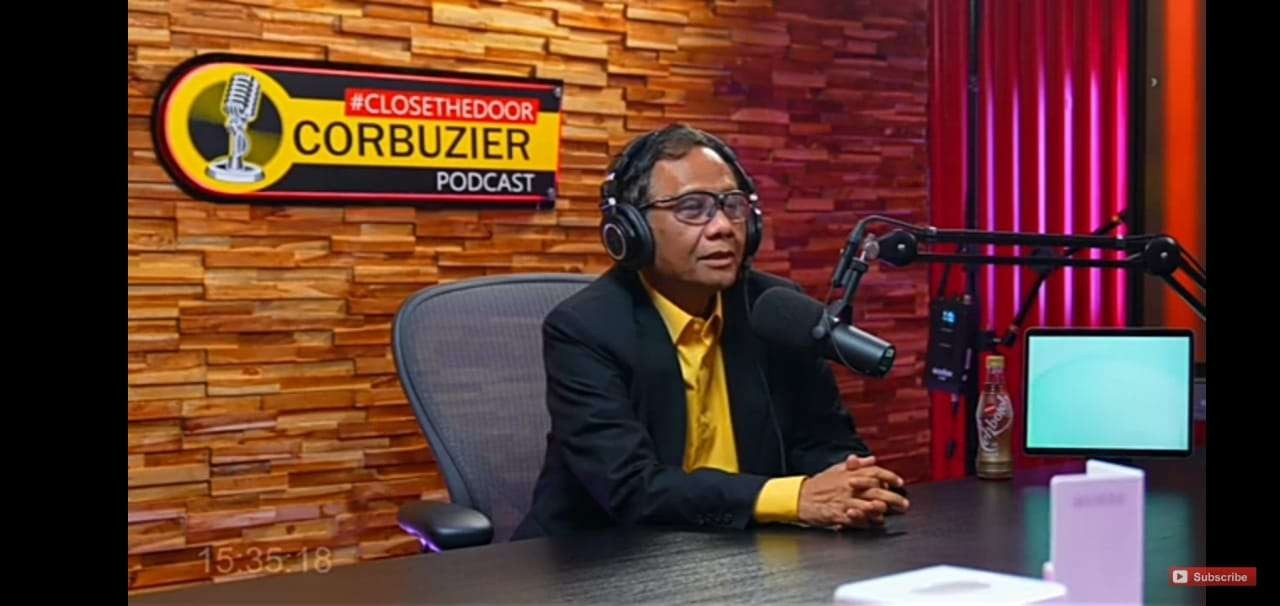 Menko Polhukam dalam podcast Deddy Corburzier. (Foto: Tangkapan layar youtube)