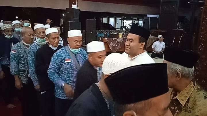 Jemaah haji tiba dengan selamat. Disambut bupati di Rumah Dinas Bupati Blora (Dok. Dinkominfo Blora)