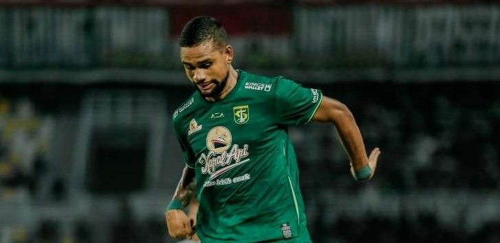 Silvio Junior mencetak gol penyeimbang bagi Persebaya dalam duel kontra Madura United, Minggu 4 Agustus 2022. (Foto: persebaya.id)