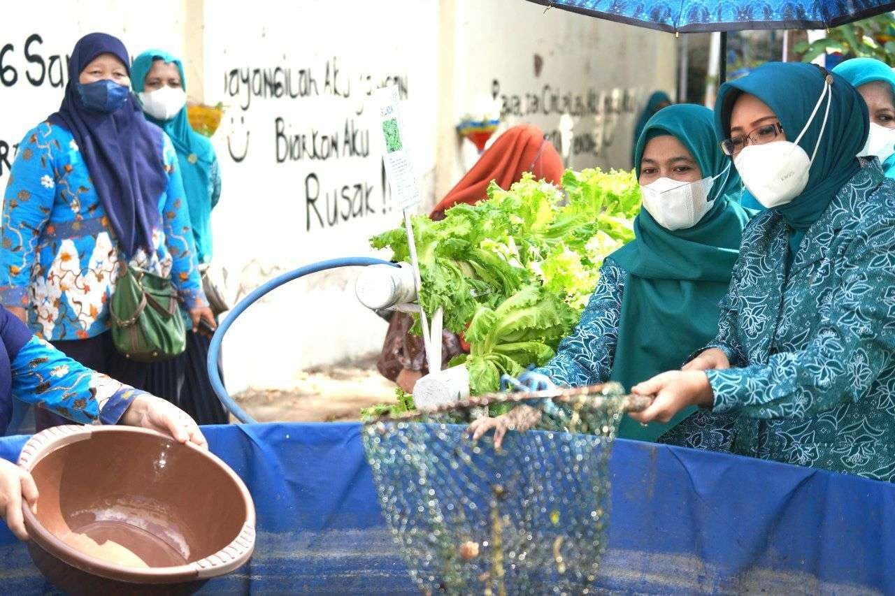 TP PKK Kota Pasuruan menggelar lomba “Aku Hatinya PKK” (Amalkan dan Kukuhkan, Halaman Asri, Teratur, Indah dan Nyaman). Ketua TP PKK Kota Pasuruan Fatma Saifullah Yusuf. (Foto: ist)