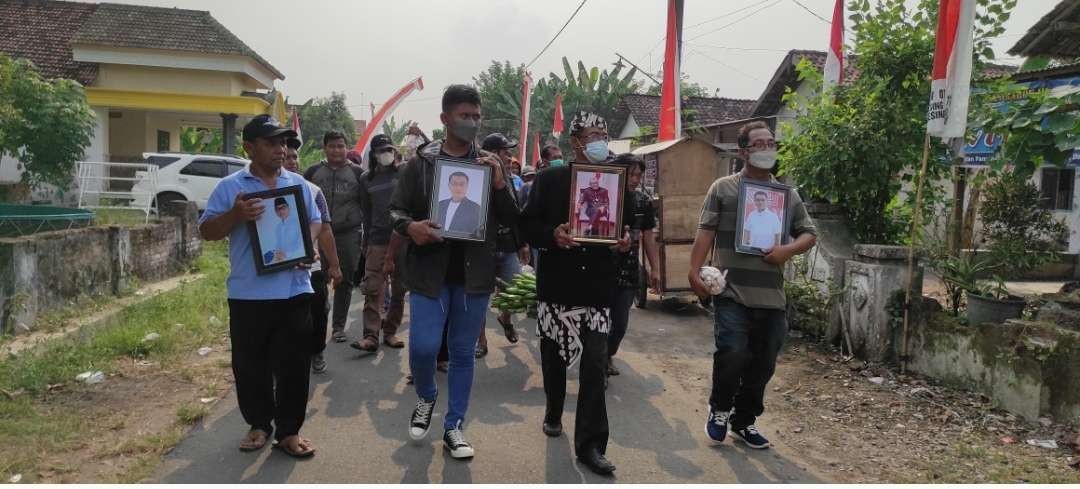 Seniman Kediri dukung Moeldoko maju Pilpres 2024. (Foto: Fendhy Plesmana/Ngopibareng.id)