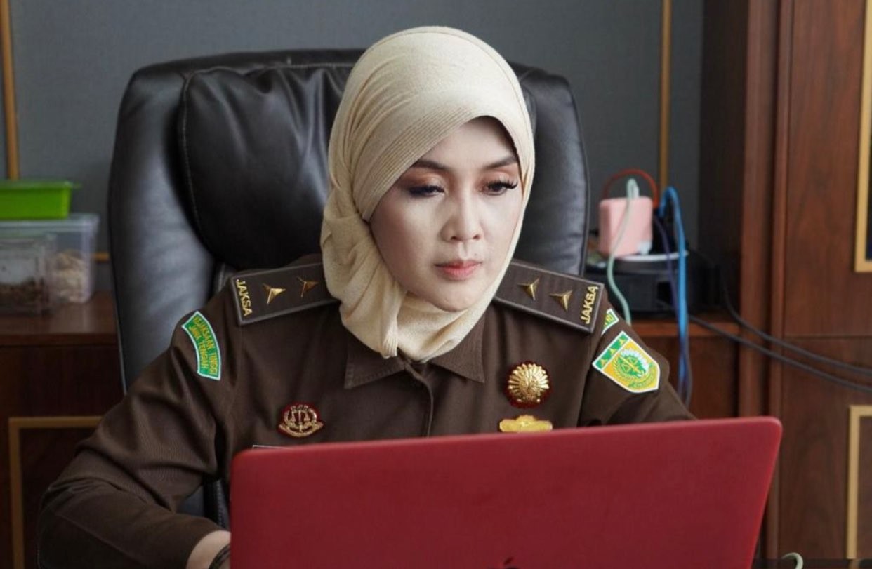 Kepala Kejaksaan Tinggi (Kejati) Jatim, Mia Amiati (Foto: dok. Kejati Jatim)