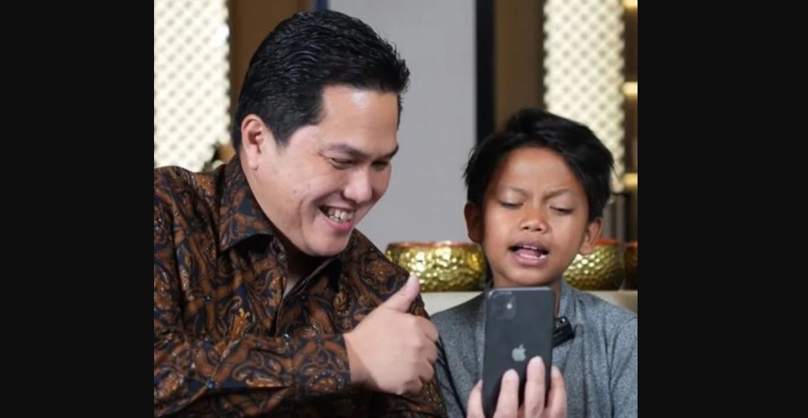 Menteri BUMN Erick Thohir mengundang Farel Prayoga ke rumahnya ngobrol bareng. (Foto: Instagram @erickthohir)