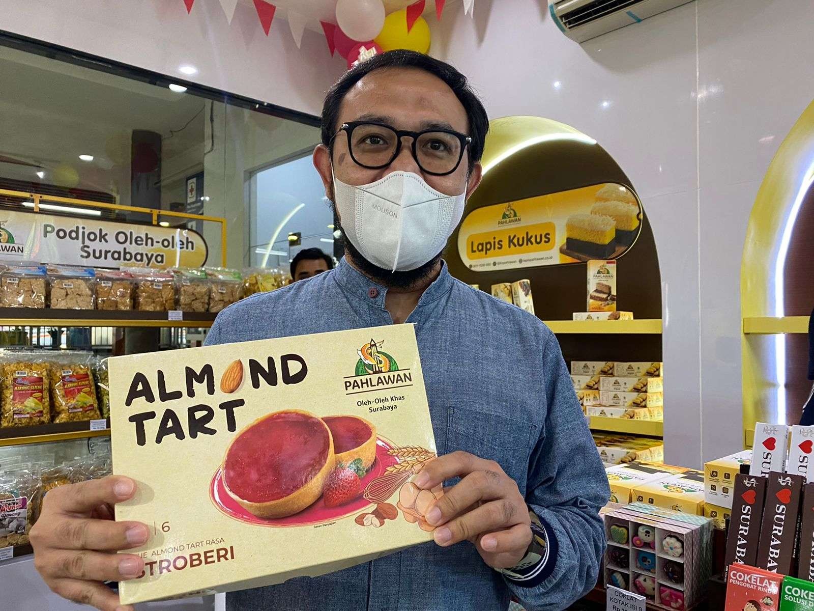 Varian terbaru Almond Tart rasa strawbery agar lebih dekat dengan anak muda. (Foto: dok Pribadi Lapis Kukus Pahlawan)