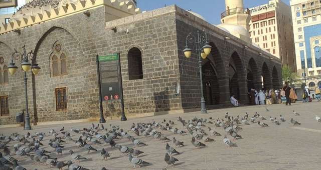 Masjid Al Ghamamah, artinya awan, di dekat Masjid Nabawi, Kota Madinah, Arab Saudi, tempat pertama kali Nabi Muhammad SAW mengadakan Sholat Hari Raya. (Foto: Ngopibareng/m. anis)