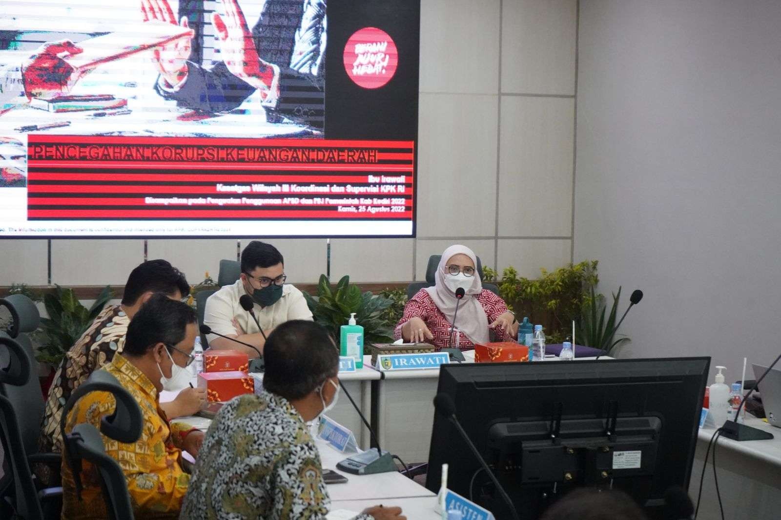 Bupati Kediri Hanindhito Himawan Pramana mengajak jajarannya untuk bersama mencegah timbulnya tindak pidana korupsi (Foto Kominfo Kabupaten Kediri)