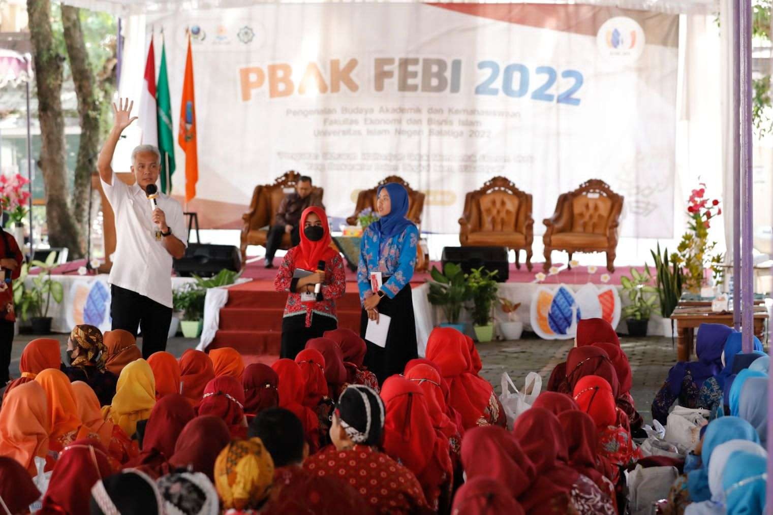 Gubernur Jawa Tengah Ganjar Pranowo menjadi pemateri dalam Pengenalan Budaya Akademik dan Kemahasiswaan (PBAK) Fakultas Ekonomi dan Bisnis Islam (FEBI) UIN Salatiga, Jumat 26 Agustus 2022. (Foto: Humas Pemprov Jateng)